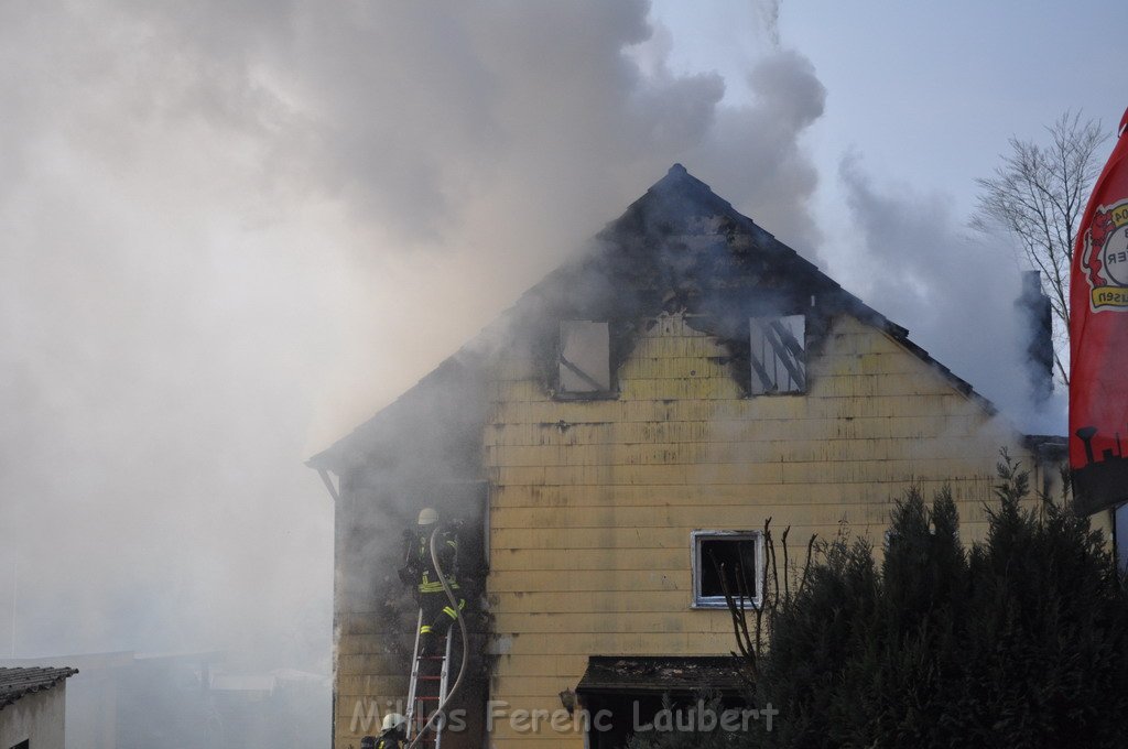 Haus komplett ausgebrannt Leverkusen P24.JPG